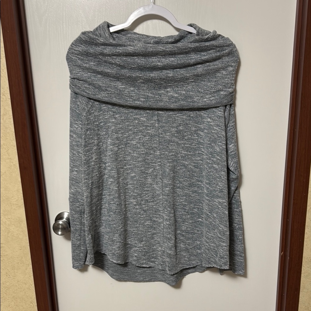 Cupio Blush Gray Women's Sweater